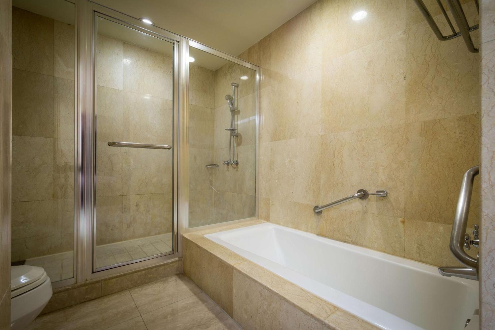 Grand View Hotel Yuanlin Room photo