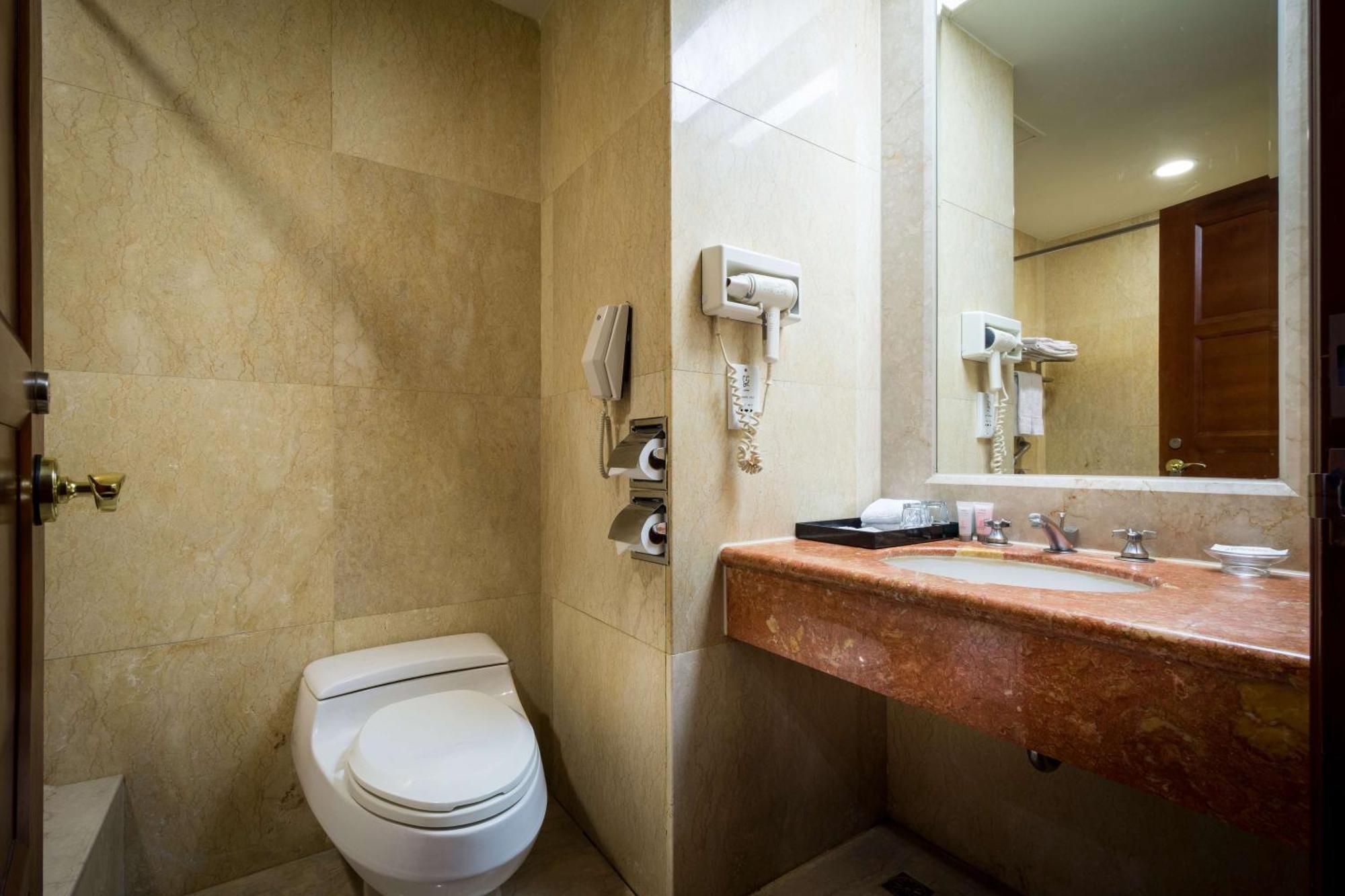 Grand View Hotel Yuanlin Room photo